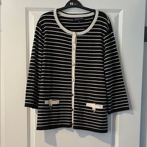 Jones New York Black and Cream Striped Sweater